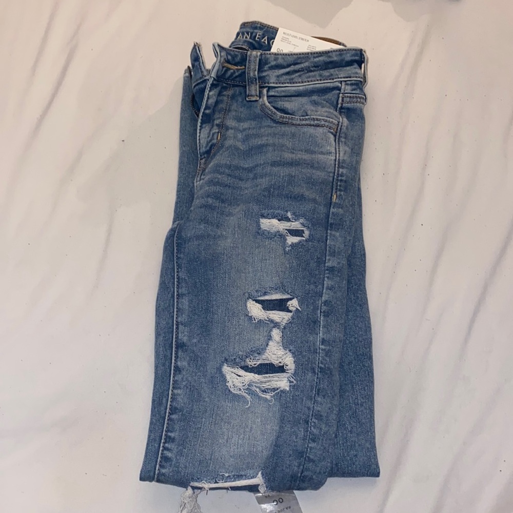 size 00 american eagle SKINNY jeans.